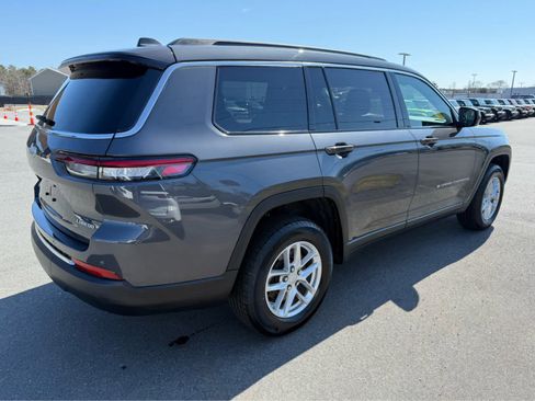 Used 2025 Jeep Grand Cherokee L Laredo image 11