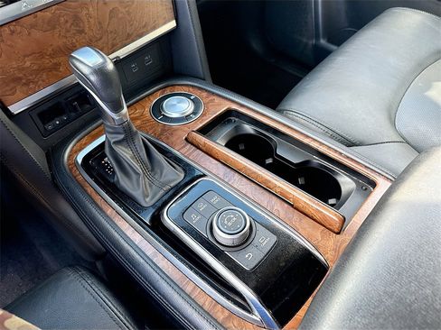 Used 2023 Nissan Armada SL image 18