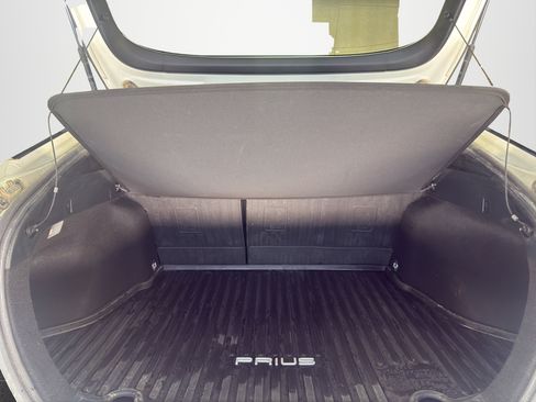 Used 2017 Toyota Prius Two w/ Prius Two Safety Plus Package FWD image 23