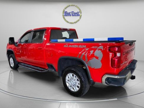 Used 2020 Chevrolet Silverado 2500 LT w/ Convenience Package AWD/4WD image 2