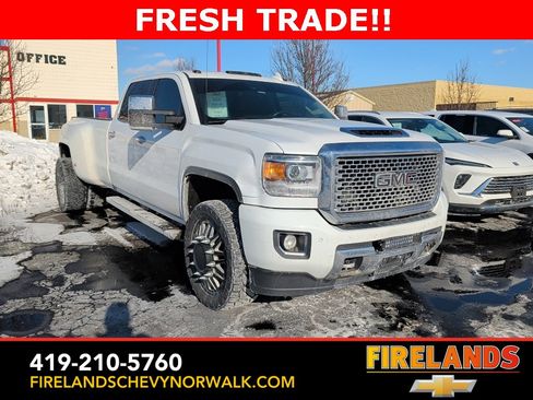Used 2017 GMC Sierra 3500 Denali w/ Duramax Plus Package image 3