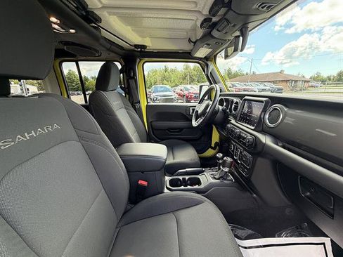 Used 2023 Jeep Wrangler Unlimited Sahara w/ Cold Weather Group AWD/4WD image 12
