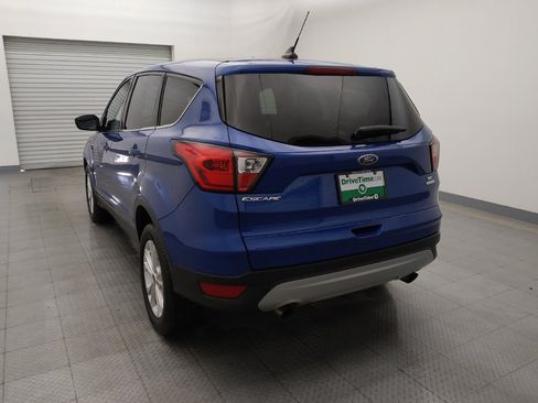 Used 2019 Ford Escape SE image 6