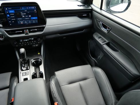Certified 2026 Subaru Outback Touring AWD/4WD image 11
