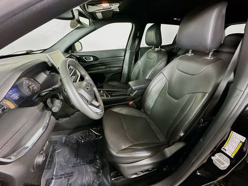 Certified 2023 Jeep Compass Limited AWD/4WD image 32
