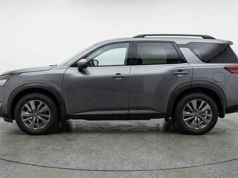 Used 2025 Nissan Pathfinder SV image 5