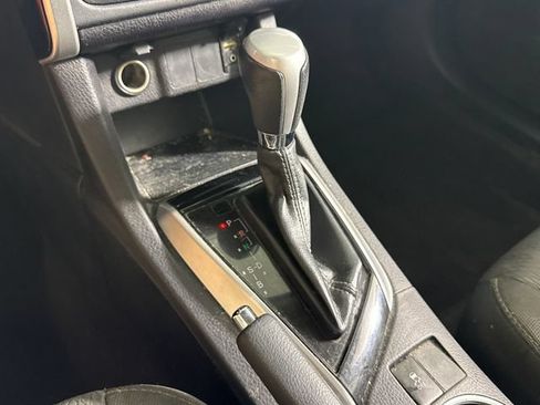Used 2019 Toyota Corolla LE FWD image 30