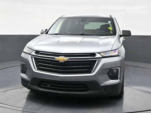 Used 2023 Chevrolet Traverse LS FWD image 8