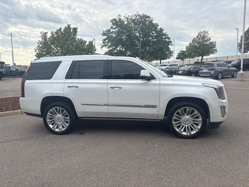 Used 2018 Cadillac Escalade Platinum AWD/4WD image 6