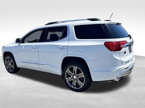 Used 2019 GMC Acadia Denali w/ Technology Package FWD image 4
