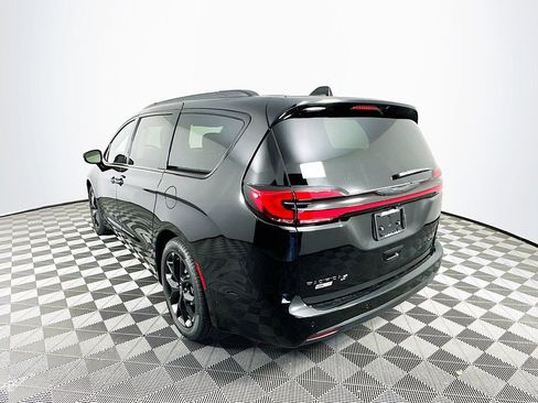 New 2026 Chrysler Pacifica Limited w/ S Appearance Package image 6
