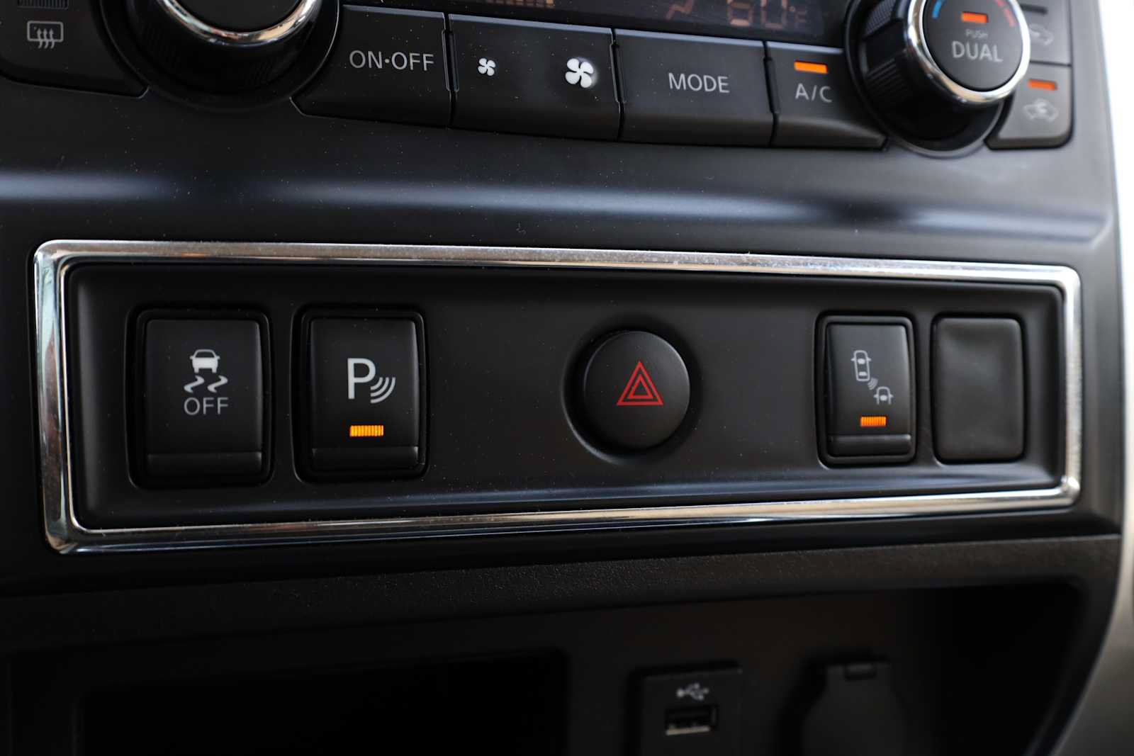 Used 2017 Nissan Titan SV RWD image 23