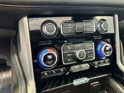 Used 2021 GMC Yukon Denali w/ Denali Premium Package image 45