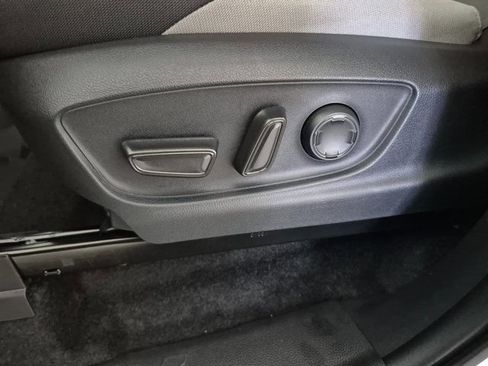 New 2025 Toyota Tacoma TRD Off-Road image 17