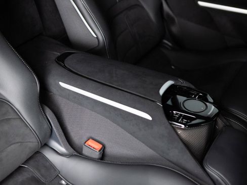 Used 2025 Ferrari Purosangue image 75