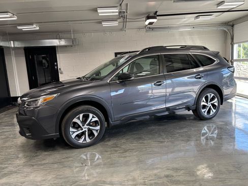 Used 2022 Subaru Outback Limited XT AWD/4WD image 5