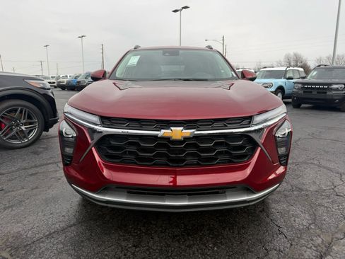 Used 2025 Chevrolet Trax LT w/ LT Convenience Package image 21