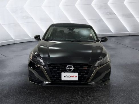 Used 2024 Nissan Altima 2.5 SR image 2