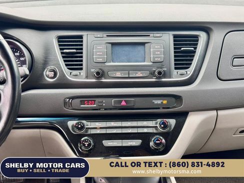 Used 2016 Kia Sedona LX w/ LX Essentials Premium Package FWD image 13