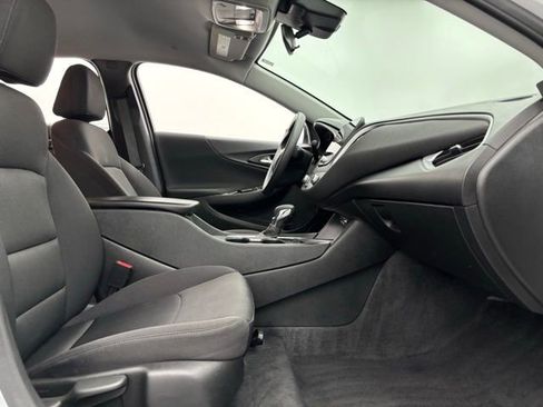 Used 2024 Chevrolet Malibu LT image 30