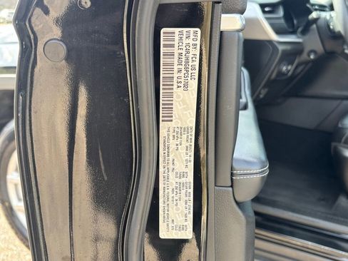 Used 2023 Jeep Grand Cherokee Limited w/ Luxury Tech Group II image 29