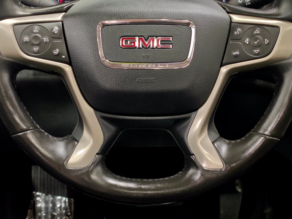 Used 2020 GMC Acadia Denali FWD image 5
