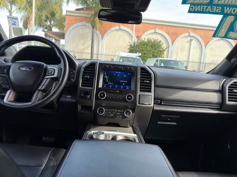 Used 2021 Ford Expedition Max XLT image 22