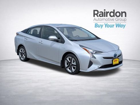 Used 2017 Toyota Prius Two FWD image 1