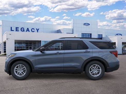 New 2026 Ford Explorer Active RWD image 3