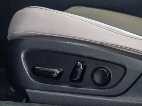 Used 2023 Lexus UX 250h image 18