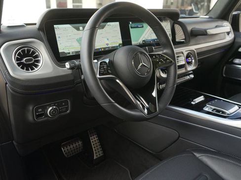 Used 2025 Mercedes-Benz G 550 image 7