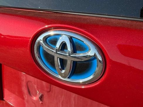 Used 2020 Toyota Prius XLE w/ Advanced Technology Package AWD/4WD image 15