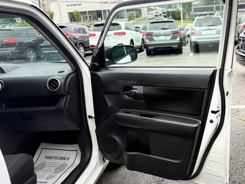Used 2008 Scion xB FWD image 26