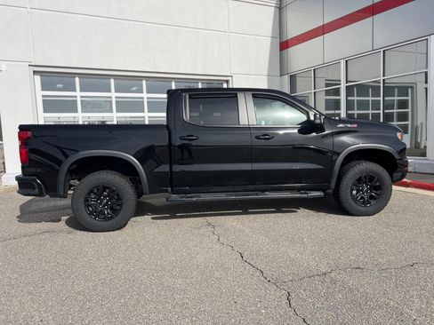 Used 2022 Chevrolet Silverado 1500 ZR2 w/ Technology Package image 7