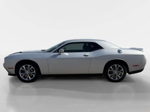 Used 2021 Dodge Challenger SXT image 8
