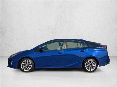 Used 2018 Toyota Prius Three Touring image 9