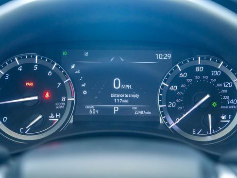 Used 2022 Toyota Highlander XLE AWD/4WD image 43