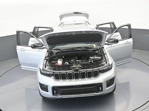 Used 2024 Jeep Grand Cherokee Overland w/ Luxury Tech Group IV image 79