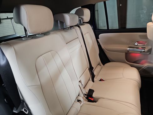 New 2026 Mercedes-Benz GLB 250 image 12