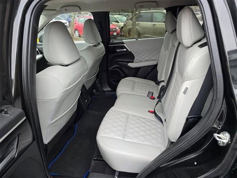 Used 2024 Mitsubishi Outlander SEL image 16