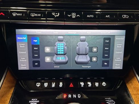 Used 2022 Jeep Grand Wagoneer Series III w/ Rear Seat Video Group 1 image 24