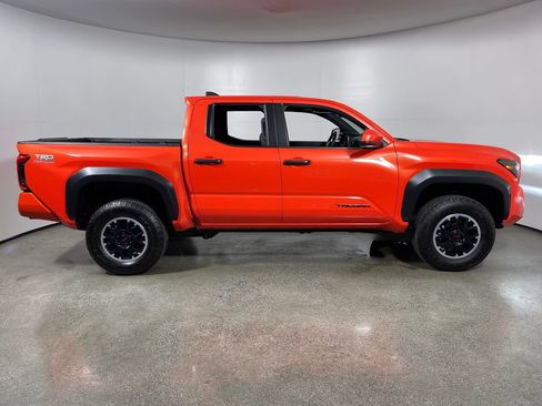 Certified 2024 Toyota Tacoma TRD Off-Road AWD/4WD image 2