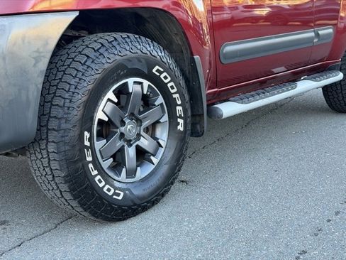 Used 2015 Nissan Xterra PRO-4X w/ Pro-4x Leather Package image 12