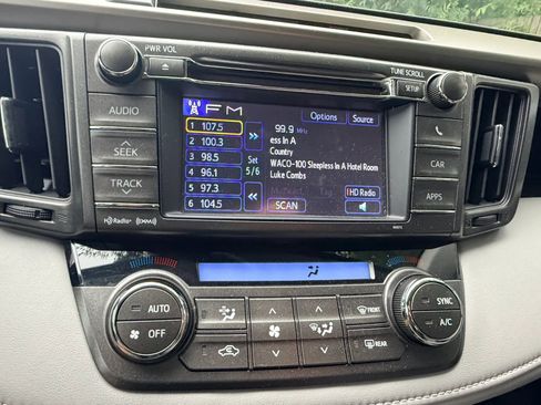 Used 2013 Toyota RAV4 XLE FWD image 13