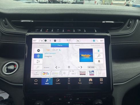 Used 2024 Jeep Grand Cherokee L Limited w/ Luxury Tech Group II image 27