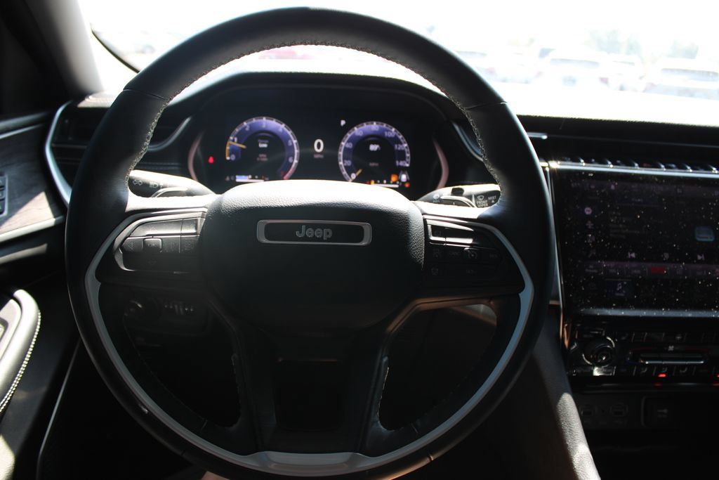 Used 2022 Jeep Grand Cherokee L Limited RWD image 40