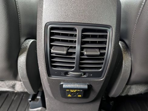 Used 2017 Ford Escape Titanium image 27