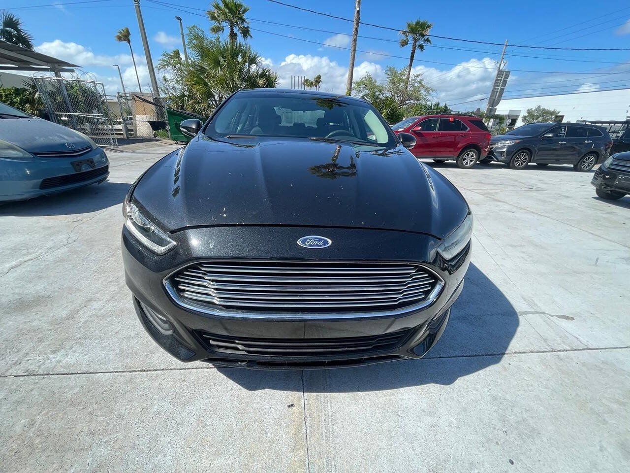 Used 2014 Ford Fusion SE FWD image 1