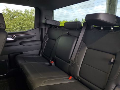Used 2023 Chevrolet Silverado 1500 LTZ RWD image 8