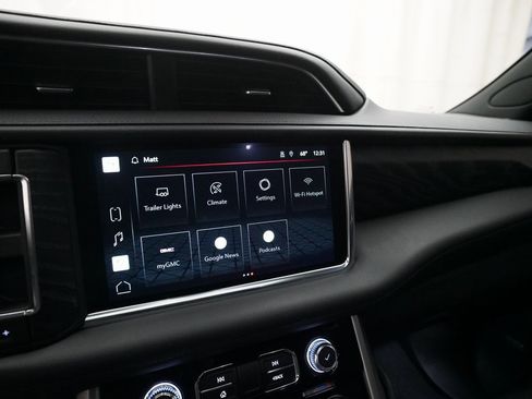 Used 2022 GMC Yukon XL Denali image 6